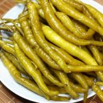 腌辣椒的做法：腌辣椒最少要腌制15天以上才能吃，防止亚硝酸盐中毒